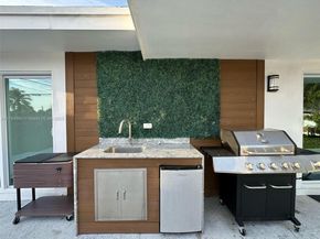 8320 Taft St, Pembroke Pines FL 33024