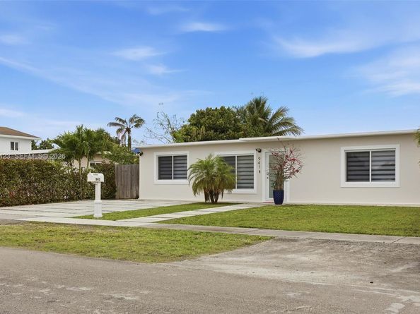 941 E 16th Pl, Hialeah FL 33010