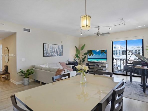 8390 SW 72nd Ave 811, Miami FL 33143