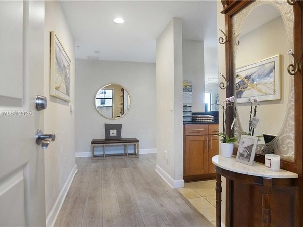 8390 SW 72nd Ave 811, Miami FL 33143