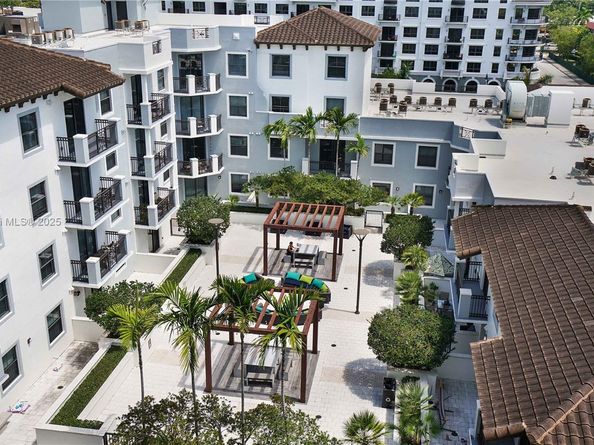 8390 SW 72nd Ave 811, Miami FL 33143