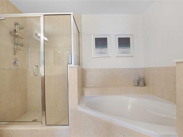 8390 SW 72nd Ave 811, Miami FL 33143