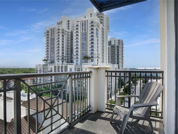 8390 SW 72nd Ave 811, Miami FL 33143