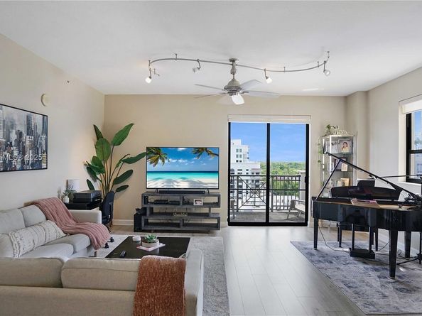 8390 SW 72nd Ave 811, Miami FL 33143