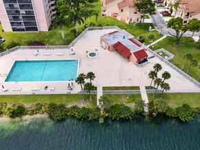 20850 San Simeon Way 5065, Miami FL 33179