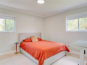 9573 SW 57th St, Miami FL 33173