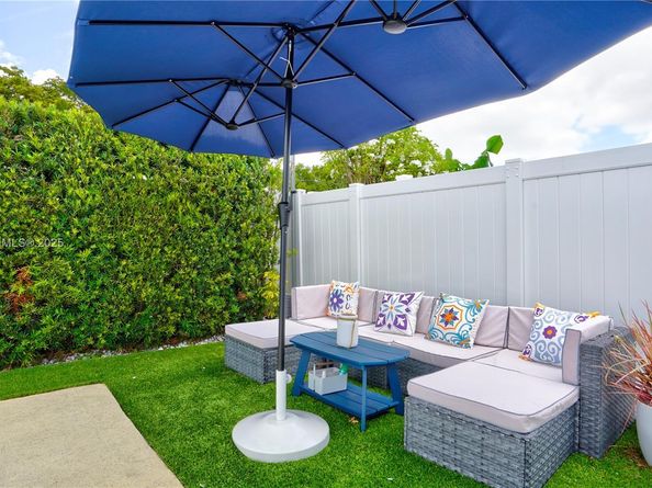 9573 SW 57th St, Miami FL 33173