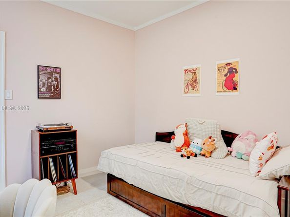 9573 SW 57th St, Miami FL 33173