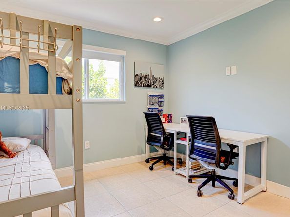 9573 SW 57th St, Miami FL 33173