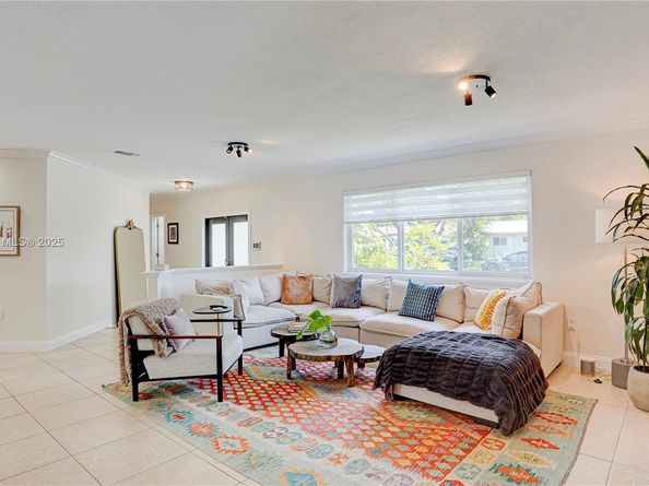 9573 SW 57th St, Miami FL 33173