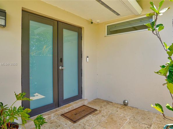 9573 SW 57th St, Miami FL 33173