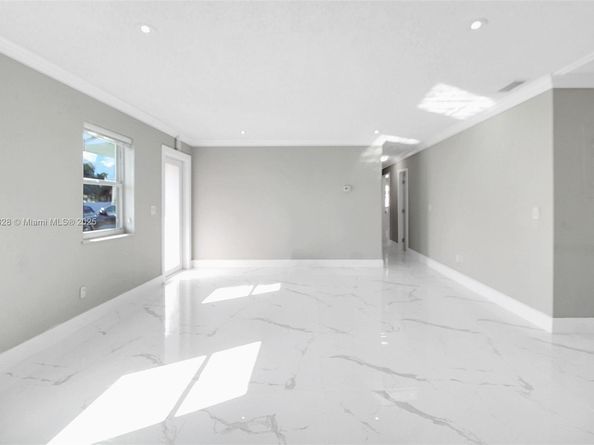 365 SW 17th Ave, Homestead FL 33030