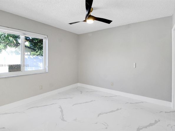 365 SW 17th Ave, Homestead FL 33030