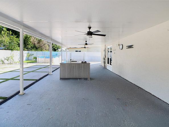 365 SW 17th Ave, Homestead FL 33030