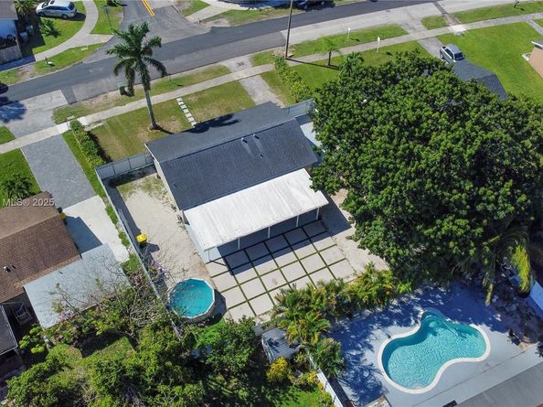 365 SW 17th Ave, Homestead FL 33030