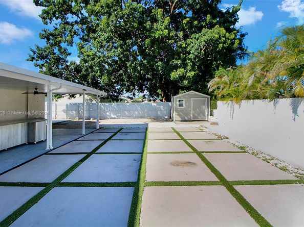 365 SW 17th Ave, Homestead FL 33030