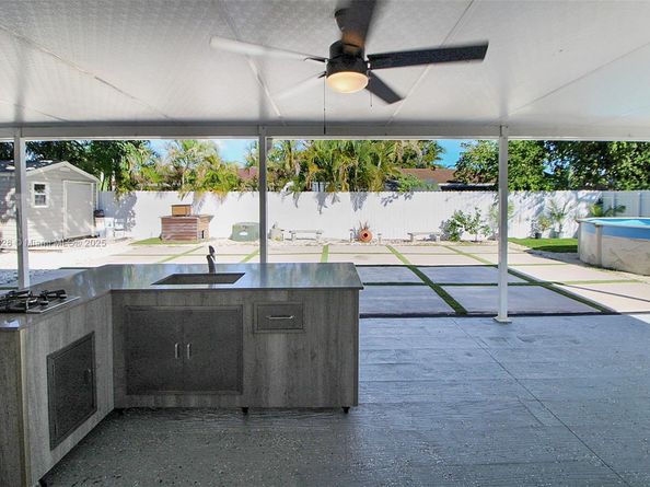 365 SW 17th Ave, Homestead FL 33030