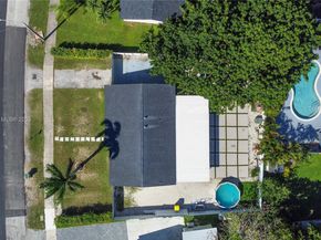 365 SW 17th Ave, Homestead FL 33030