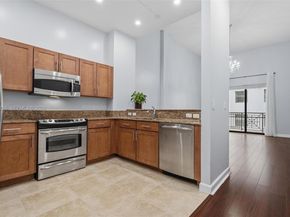 8395 SW 73rd Ave 314, Miami FL 33143