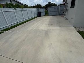3442 NW 182nd St, Miami Gardens FL 33056