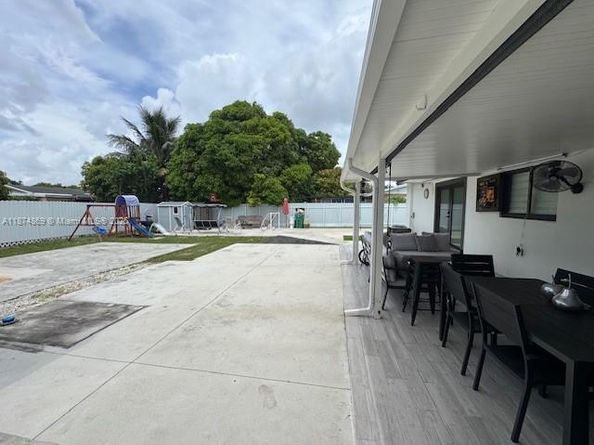 3442 NW 182nd St, Miami Gardens FL 33056