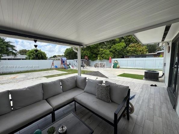 3442 NW 182nd St, Miami Gardens FL 33056