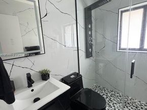3442 NW 182nd St, Miami Gardens FL 33056