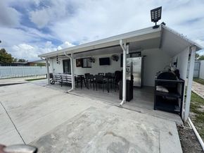 3442 NW 182nd St, Miami Gardens FL 33056