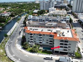 2600 Collins Ave 308, Miami Beach FL 33140