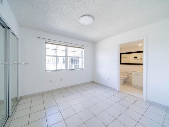 2600 Collins Ave 308, Miami Beach FL 33140