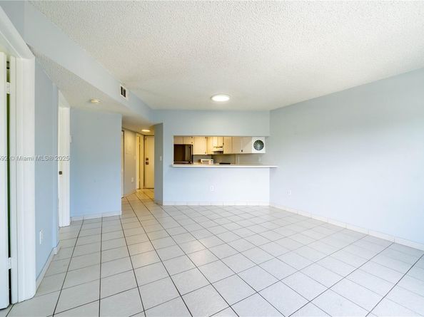 2600 Collins Ave 308, Miami Beach FL 33140