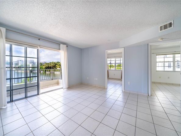 2600 Collins Ave 308, Miami Beach FL 33140