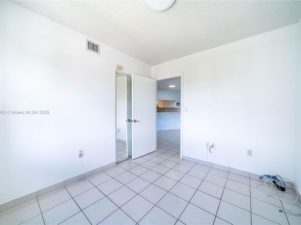 2600 Collins Ave 308, Miami Beach FL 33140