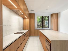 7700 SW 50th Ct, Miami FL 33143