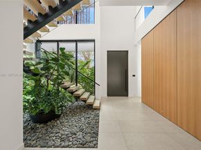 7700 SW 50th Ct, Miami FL 33143