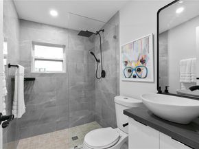 2376 NW 2nd St, Miami FL 33125