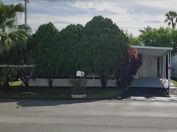 371 NW 135th Way, Plantation FL 33325