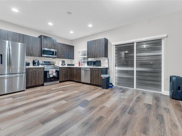 4040 NW 11th St, Lauderhill FL 33313