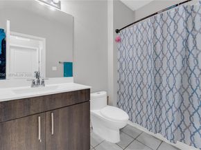 4040 NW 11th St, Lauderhill FL 33313