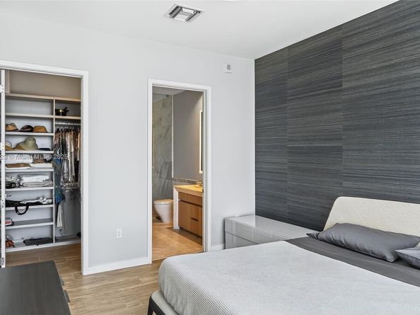 2831 S Bayshore Dr PH8, Miami FL 33133