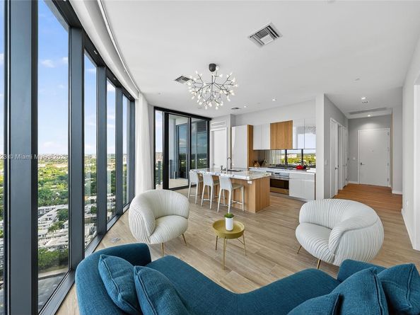 2831 S Bayshore Dr PH8, Miami FL 33133