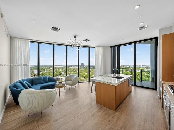 2831 S Bayshore Dr PH8, Miami FL 33133