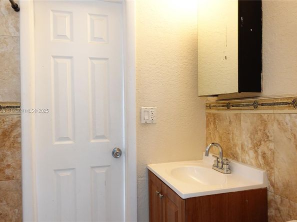 20021 NW 14th Ave, Miami Gardens FL 33169