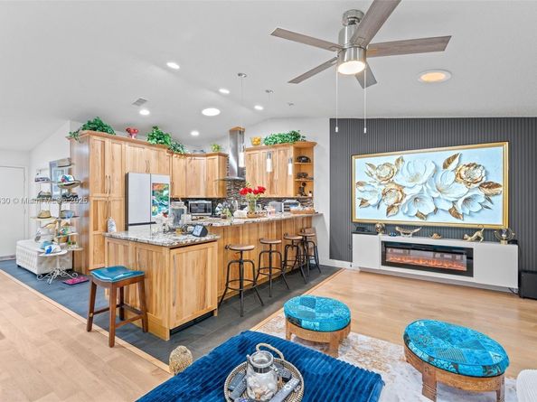 2 Flint Way, Boynton Beach FL 33426