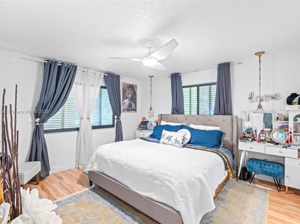 2 Flint Way, Boynton Beach FL 33426
