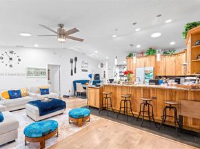 2 Flint Way, Boynton Beach FL 33426