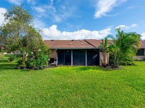 2 Flint Way, Boynton Beach FL 33426
