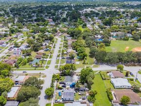 901 NW 34th Ter, Lauderhill FL 33311