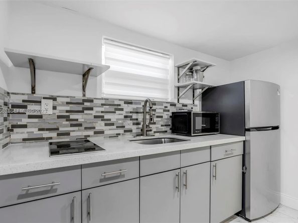 901 NW 34th Ter, Lauderhill FL 33311