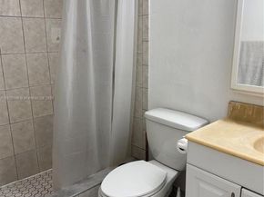 17620 Atlantic Blvd 105, Sunny Isles Beach FL 33160